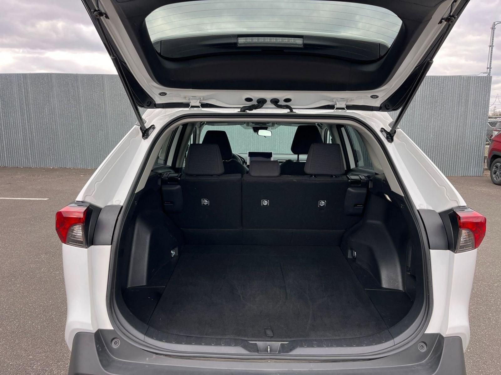 Thumbnail: 2025 Toyota RAV4 - 30