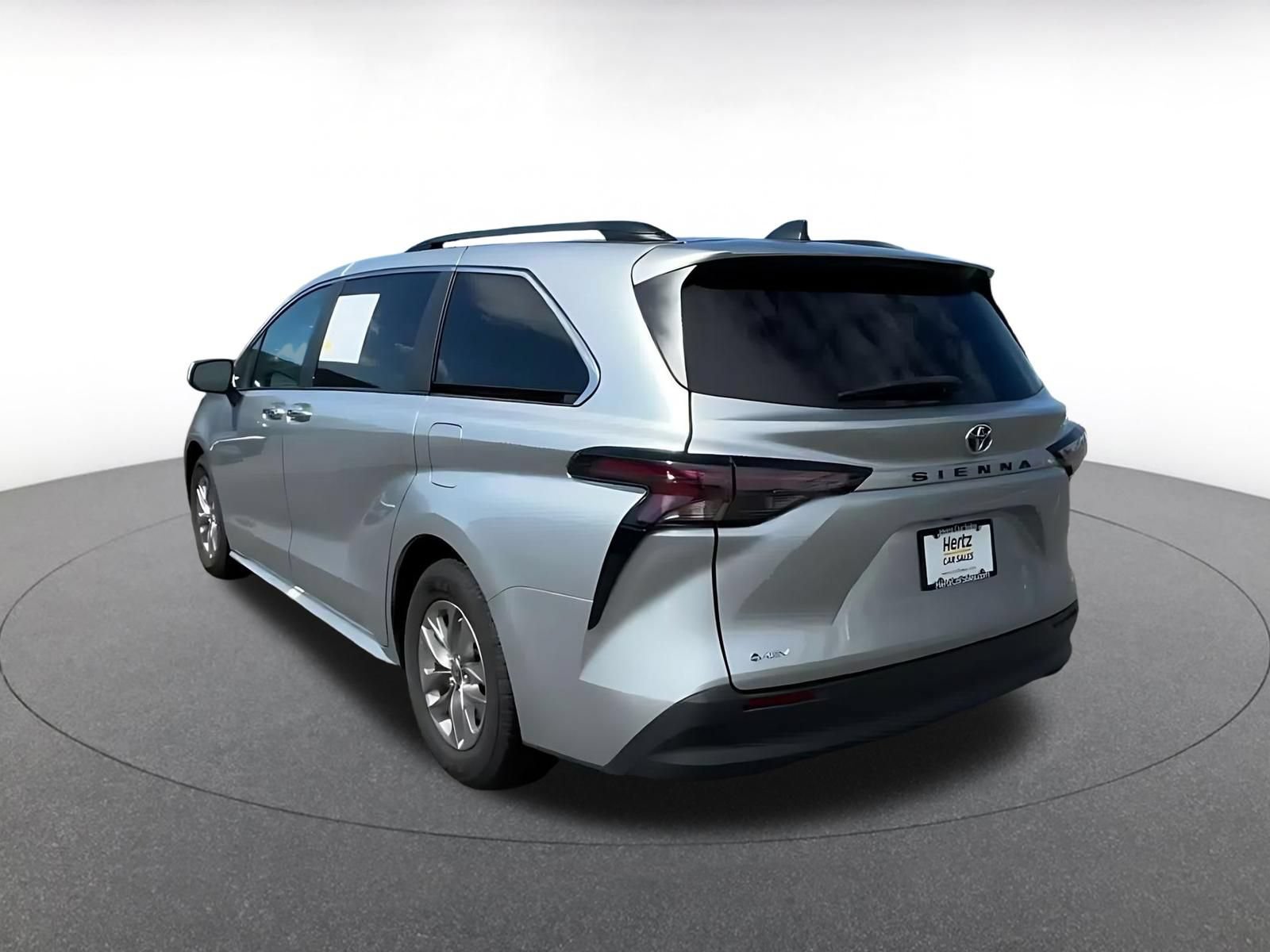 Thumbnail: 2025 Toyota Sienna - 10