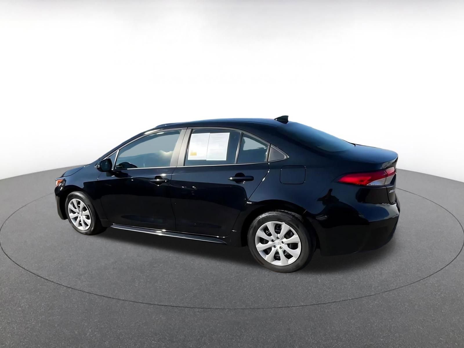 Thumbnail: 2025 Toyota Corolla - 10