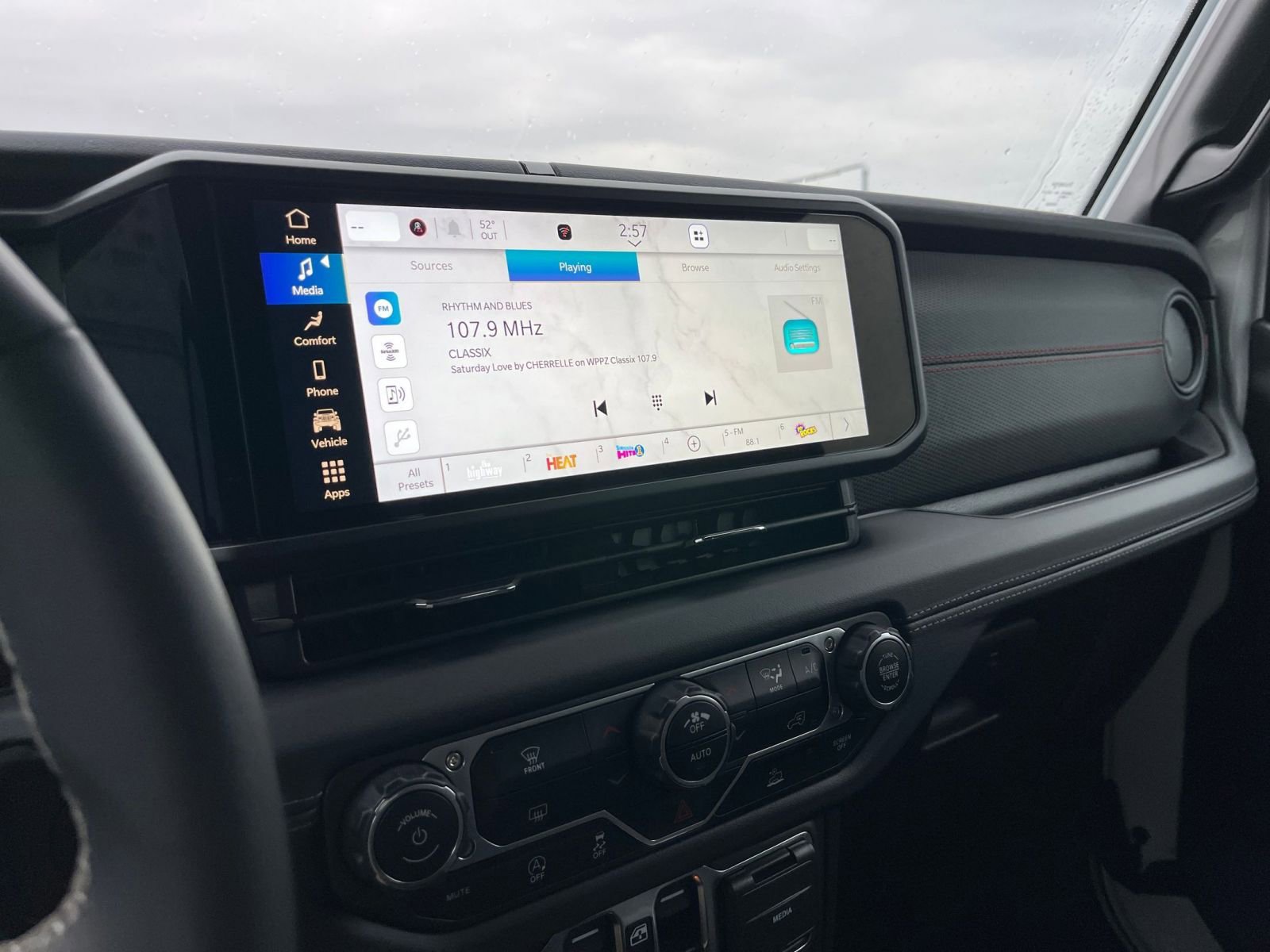 Thumbnail: 2025 Jeep Wrangler - 21