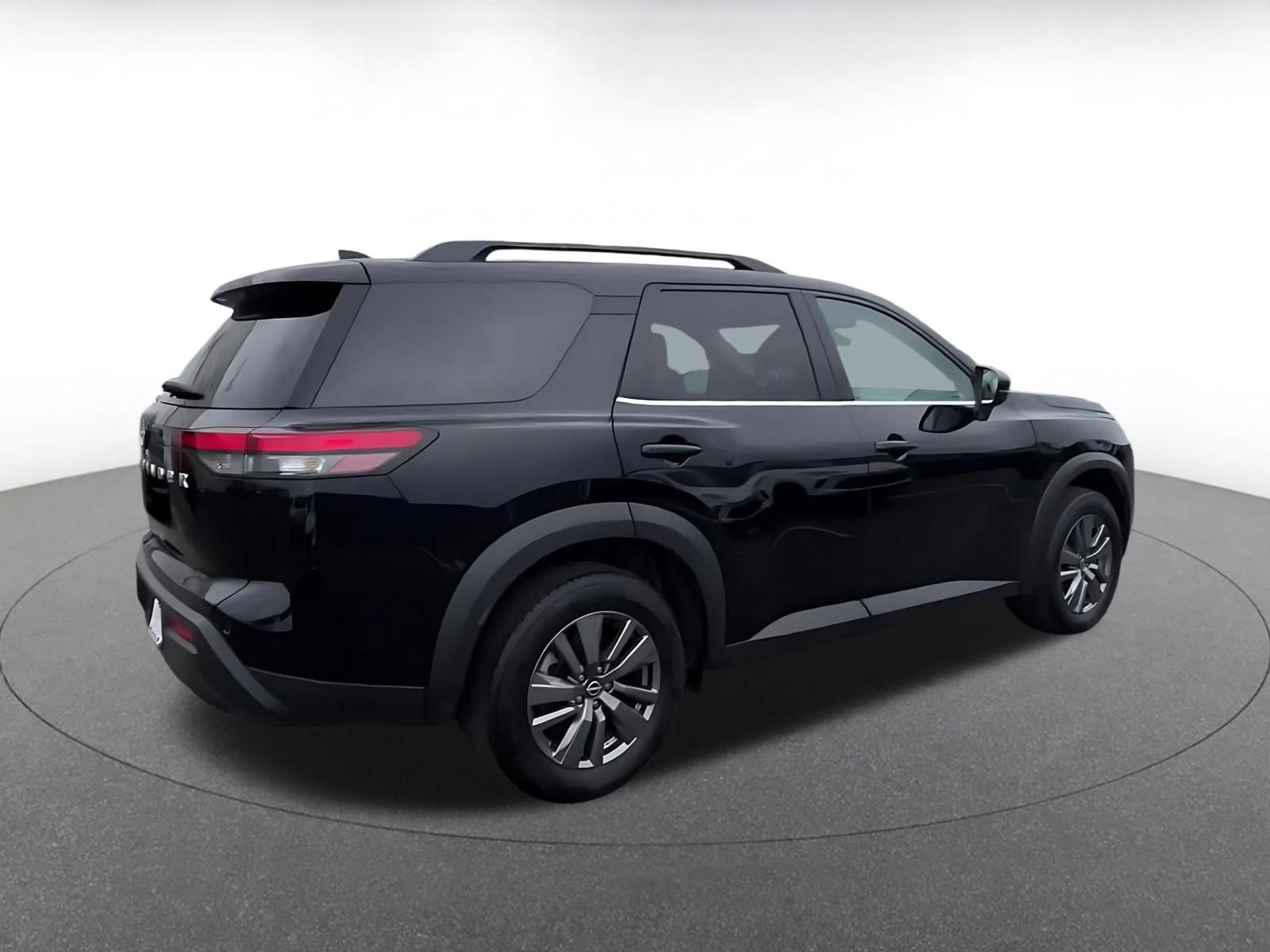 Thumbnail: 2025 Nissan Pathfinder - 13