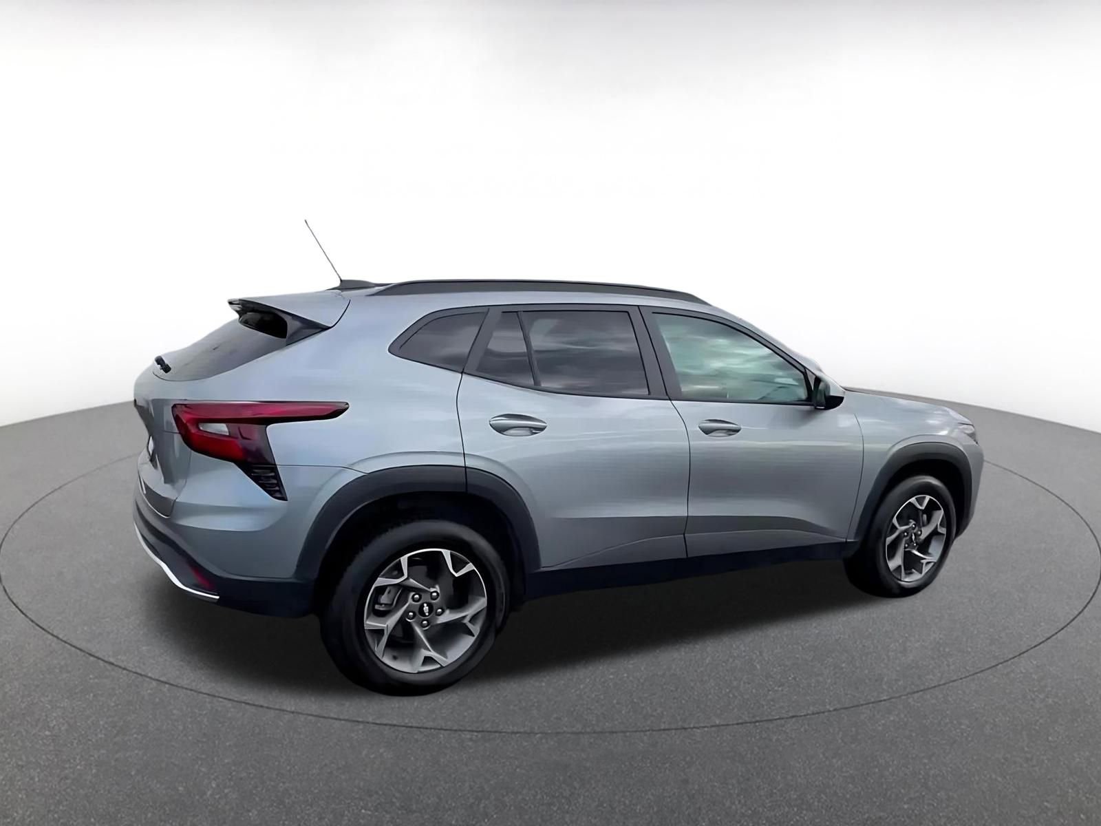 Thumbnail: 2025 Chevrolet Trax - 15