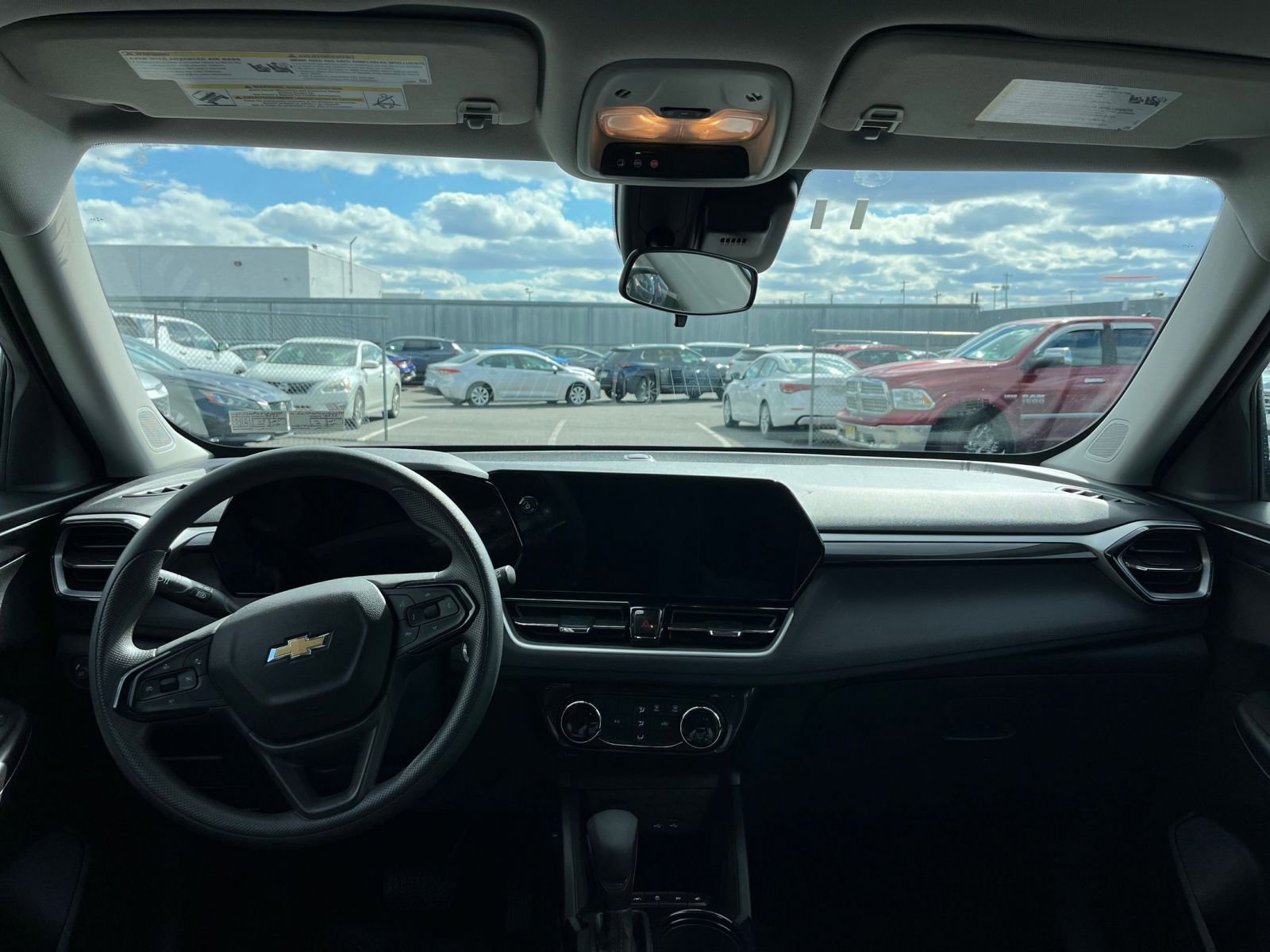 Thumbnail: 2025 Chevrolet TrailBlazer - 32