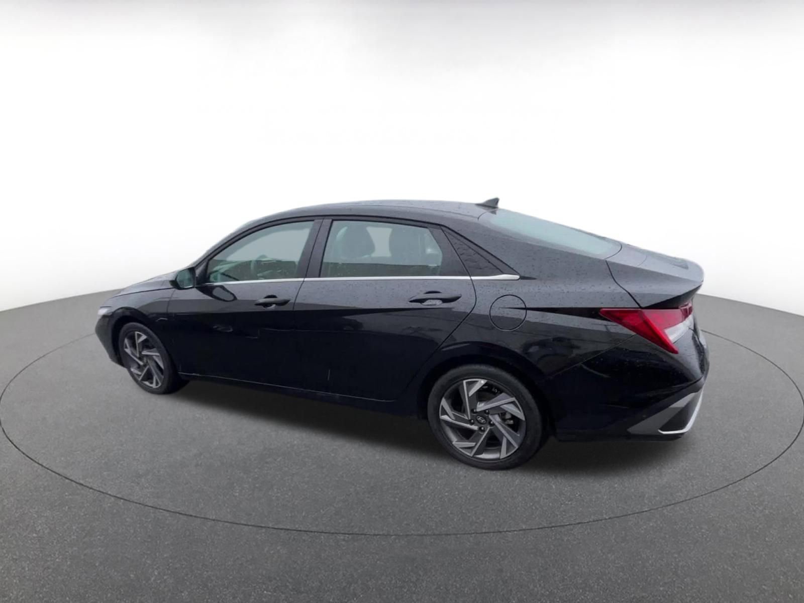 Thumbnail: 2025 Hyundai Elantra - 10