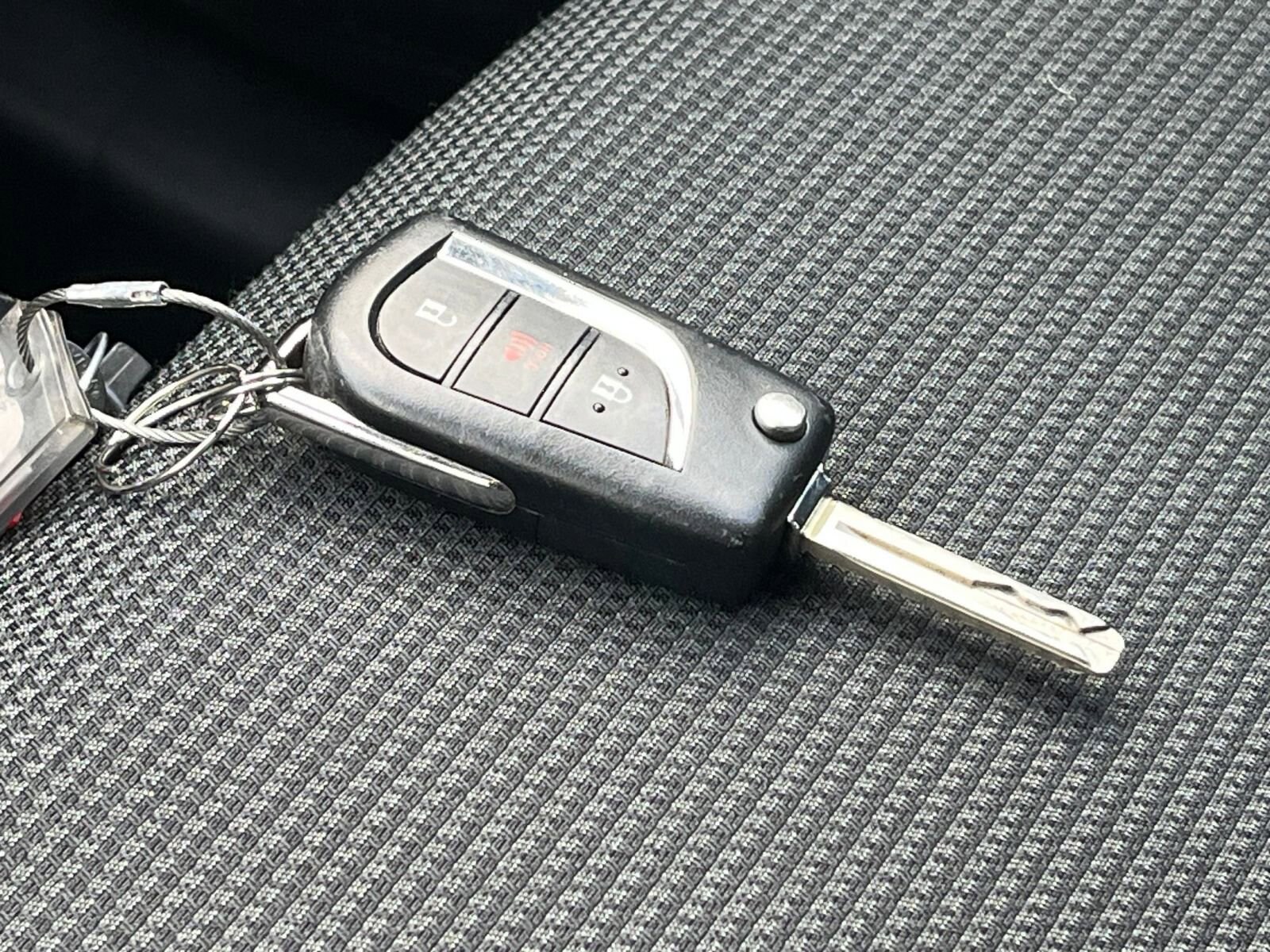 Thumbnail: 2025 Toyota RAV4 - 22