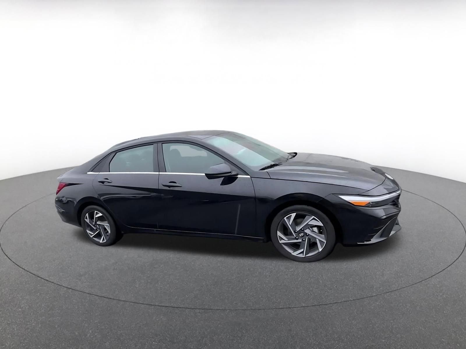 Thumbnail: 2025 Hyundai Elantra - 2