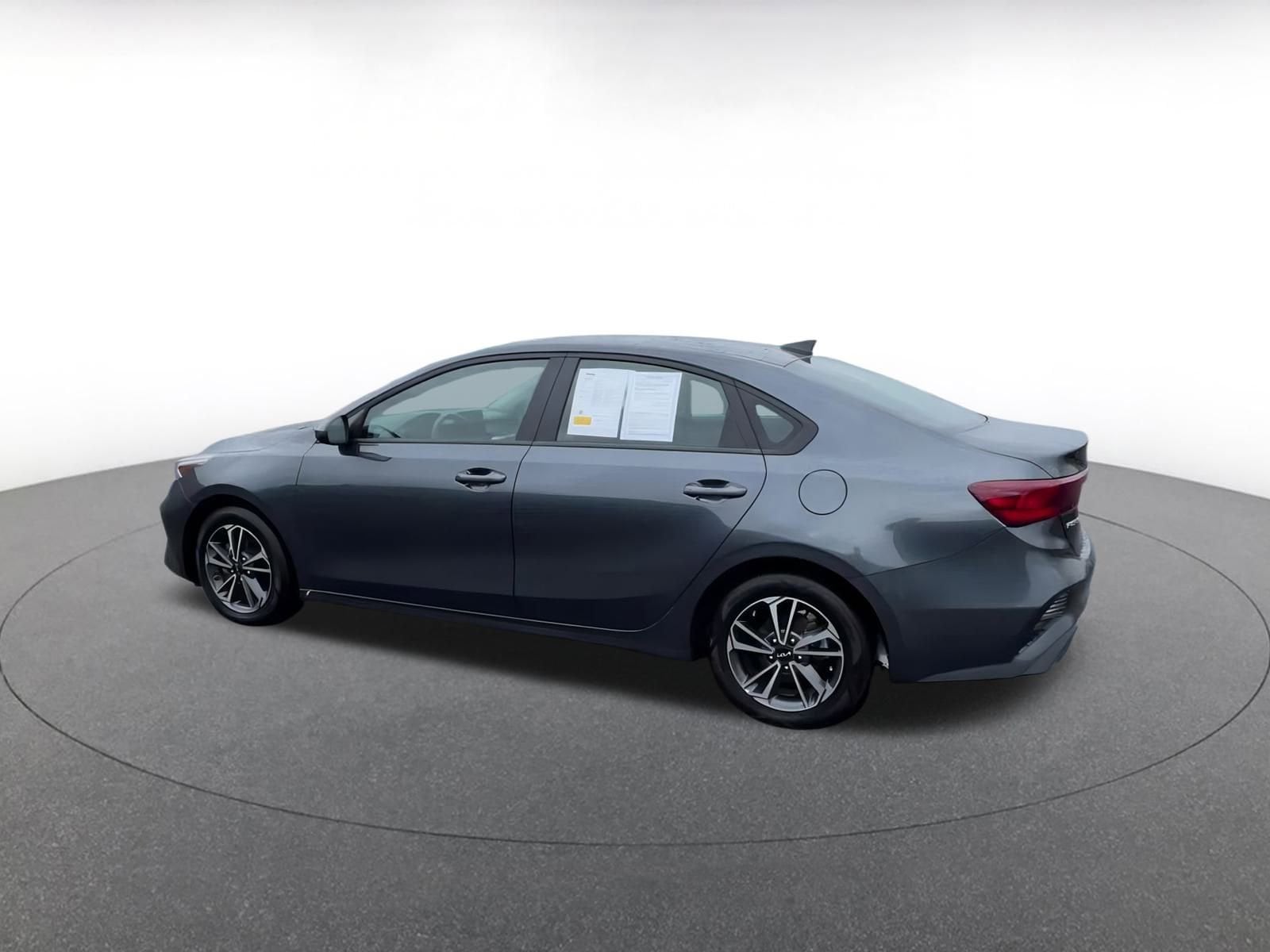 Thumbnail: 2024 Kia Forte - 10