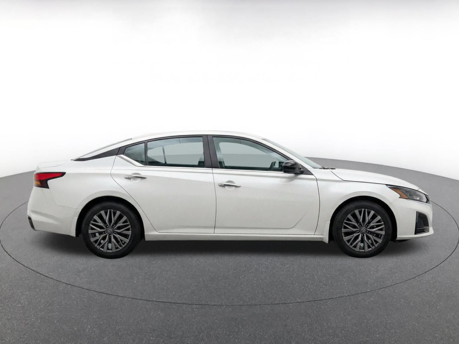 Thumbnail: 2025 Nissan Altima - 18