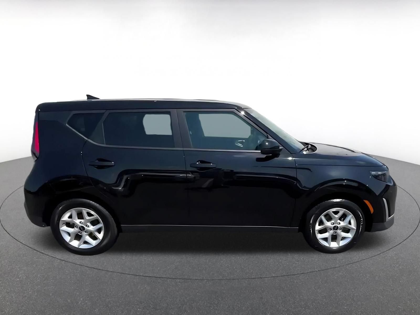 Thumbnail: 2025 Kia Soul - 16