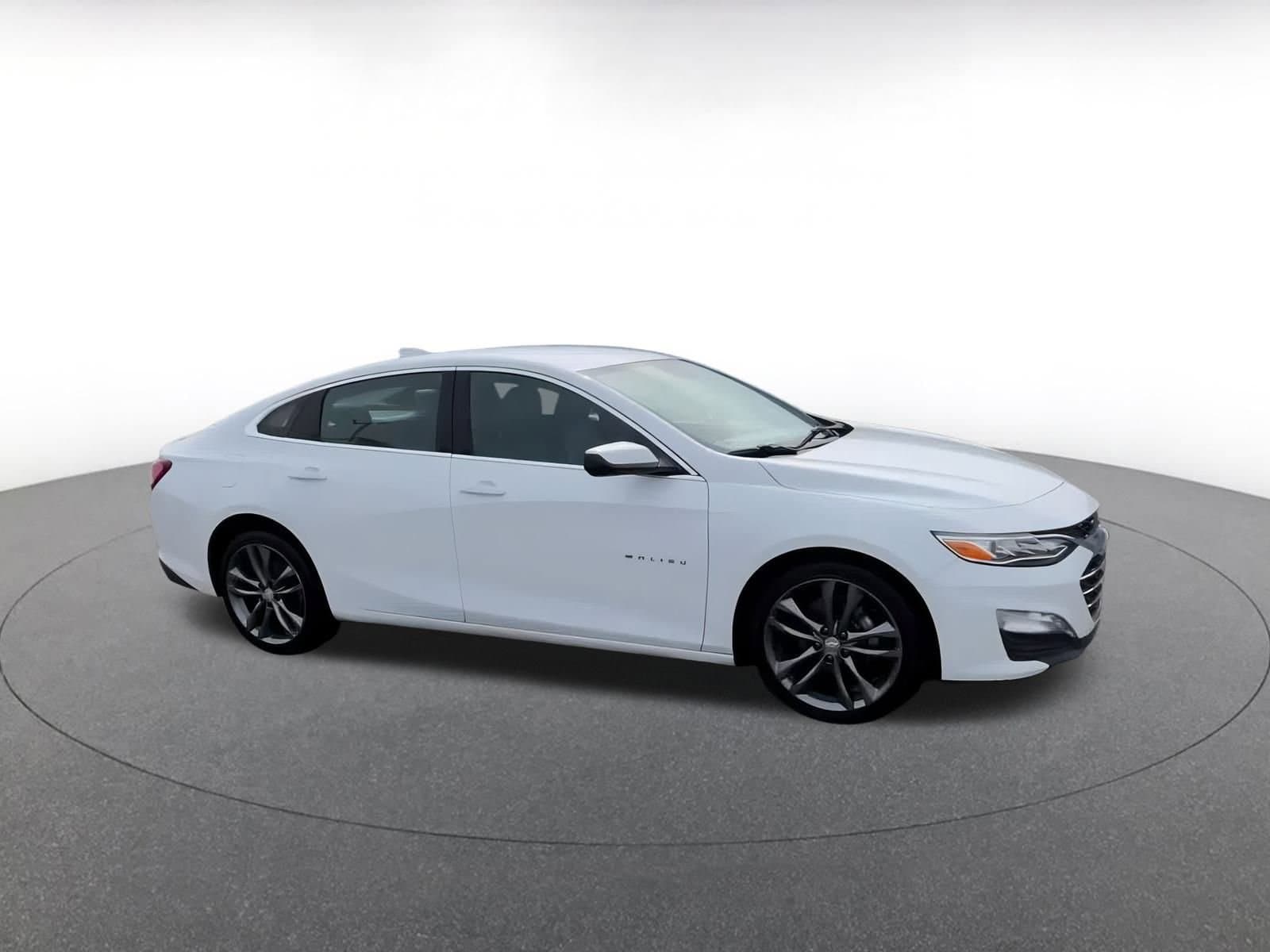 Thumbnail: 2024 Chevrolet Malibu - 2