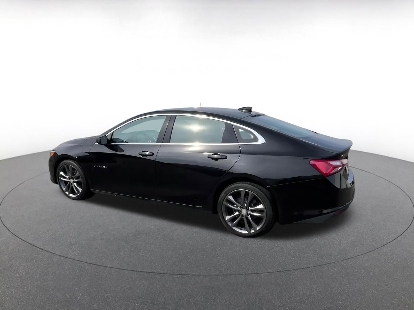 Thumbnail: 2024 Chevrolet Malibu - 10