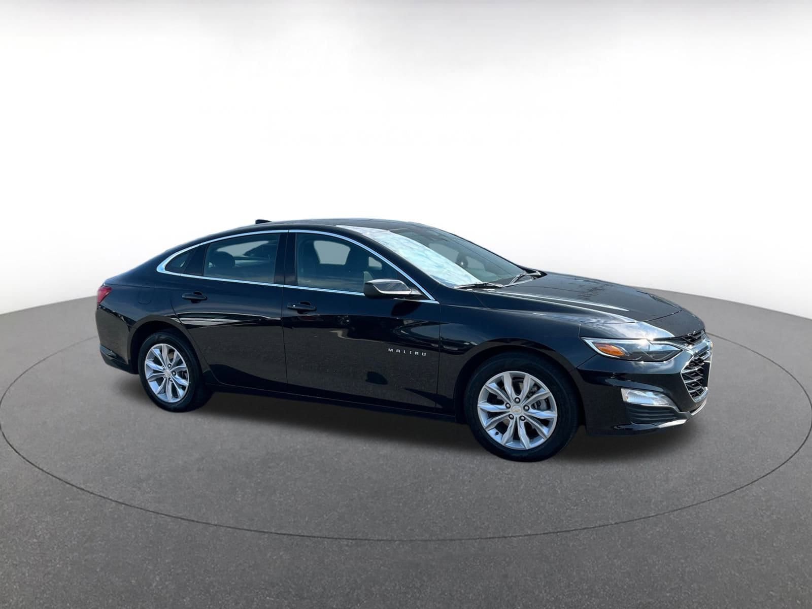 Thumbnail: 2024 Chevrolet Malibu - 1