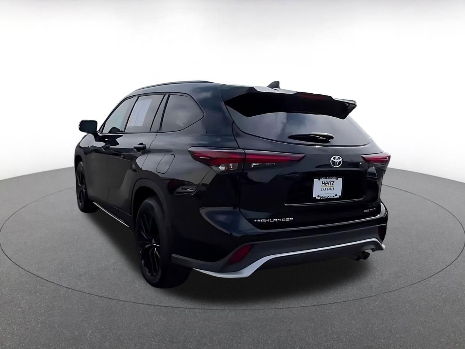 Thumbnail: 2025 Toyota Highlander - 11