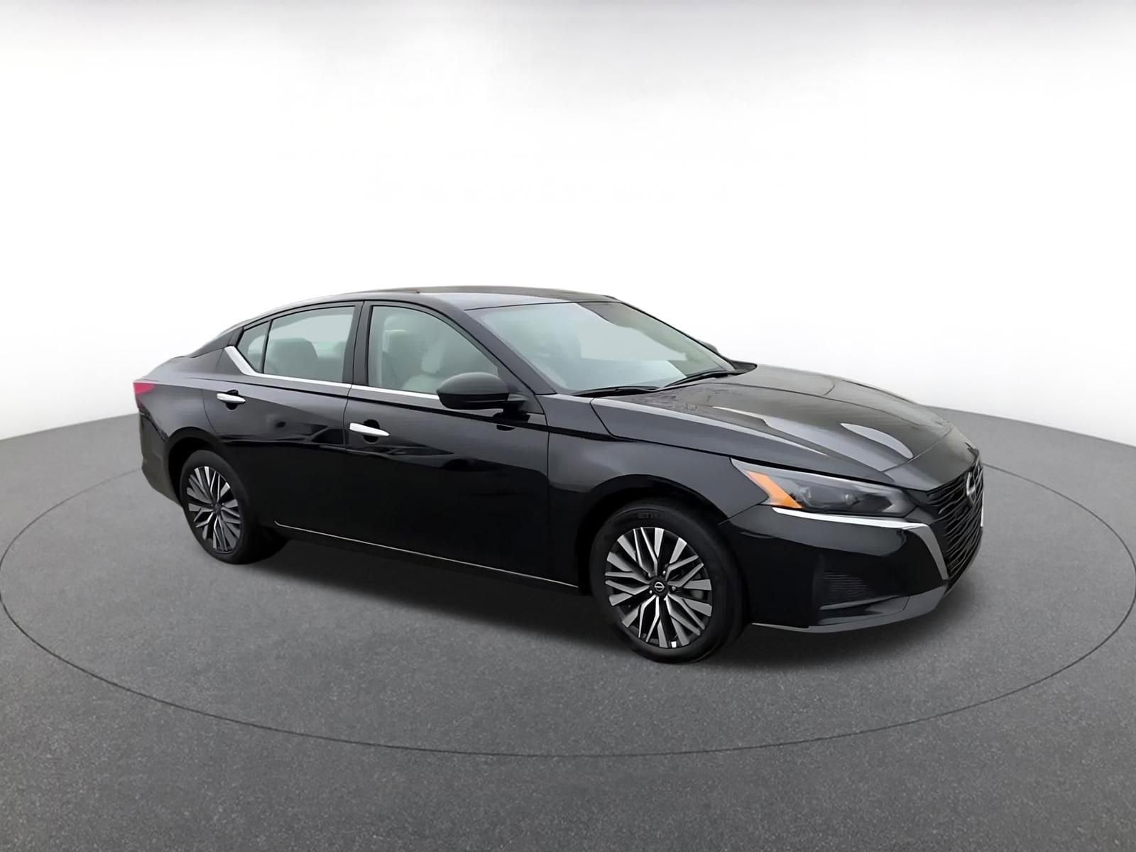 Thumbnail: 2025 Nissan Altima - 2