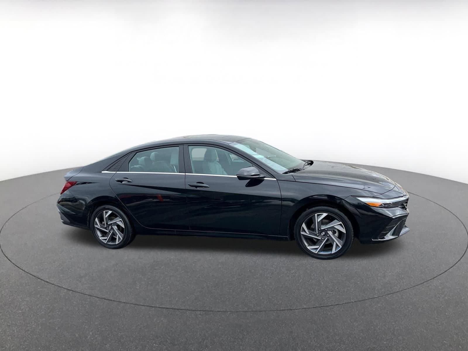 Thumbnail: 2025 Hyundai Elantra - 1