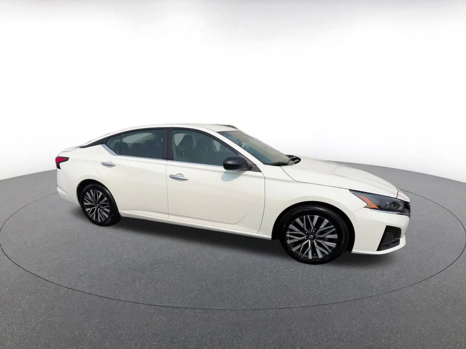 Thumbnail: 2025 Nissan Altima - 2