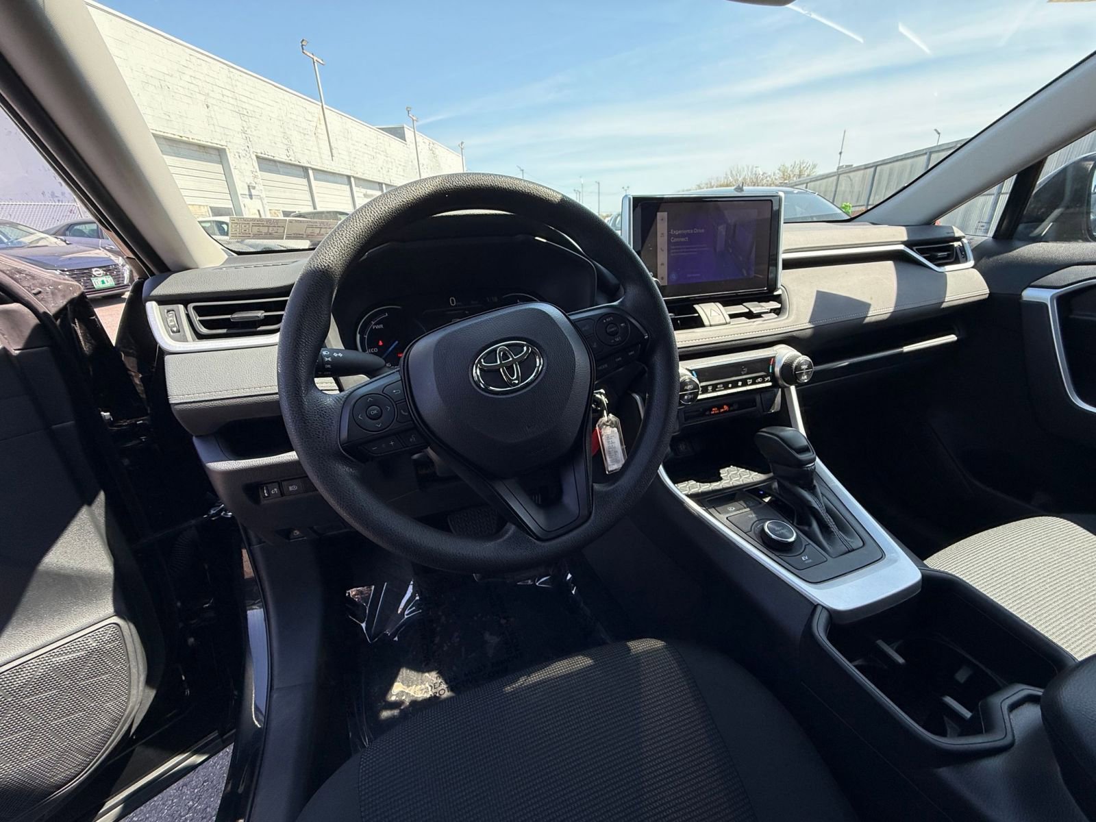 Thumbnail: 2025 Toyota RAV4 - 31