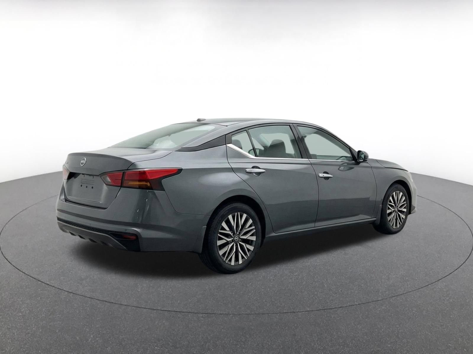 Thumbnail: 2025 Nissan Altima - 21