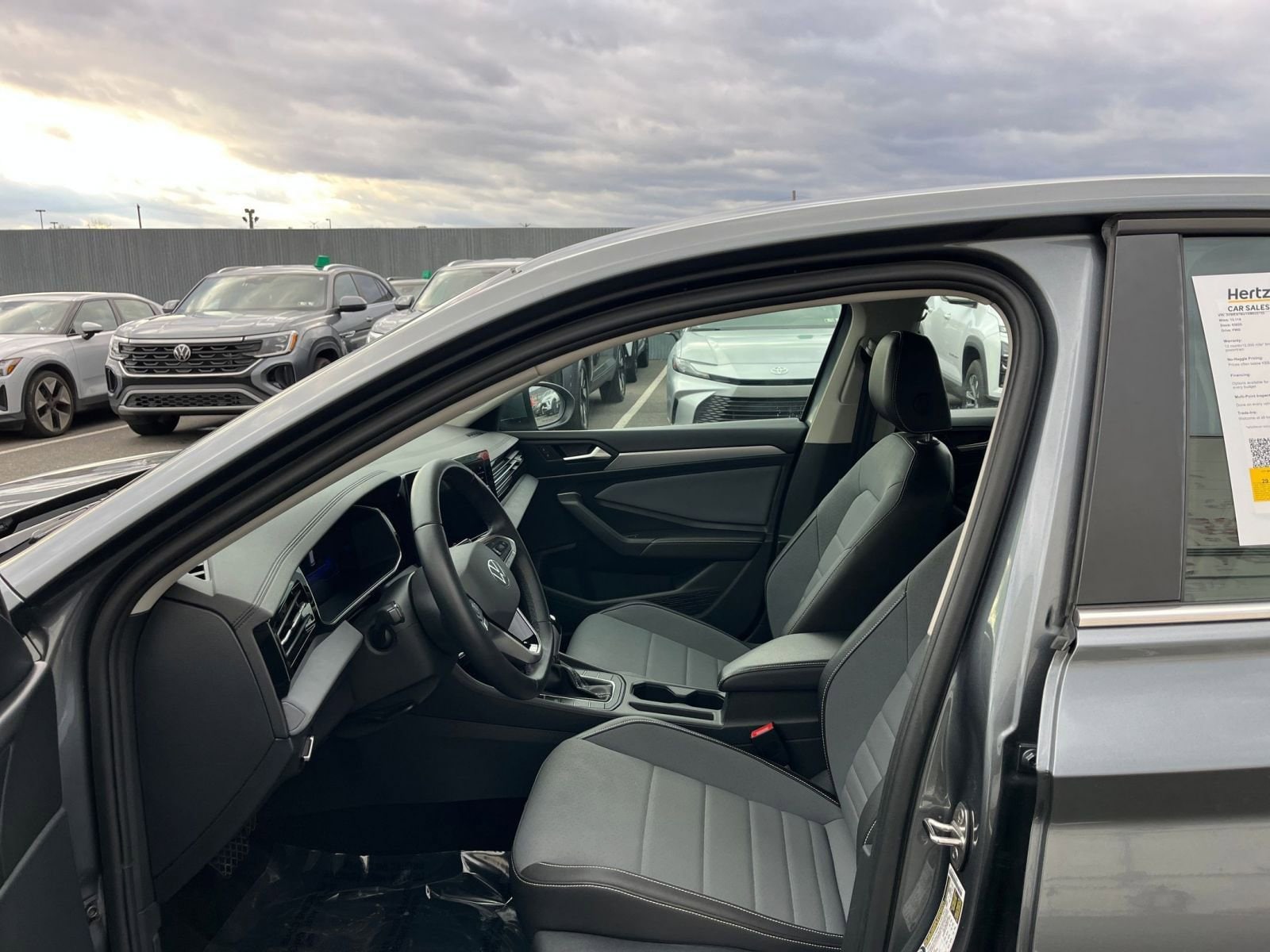 Thumbnail: 2025 Volkswagen Jetta - 25