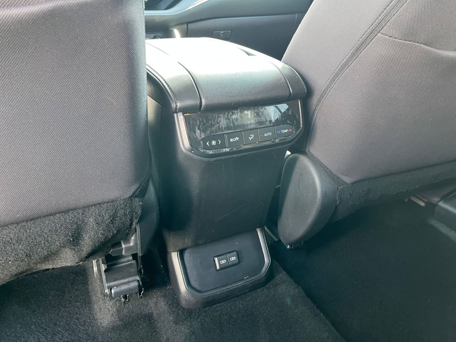 Thumbnail: 2025 Toyota Highlander - 25
