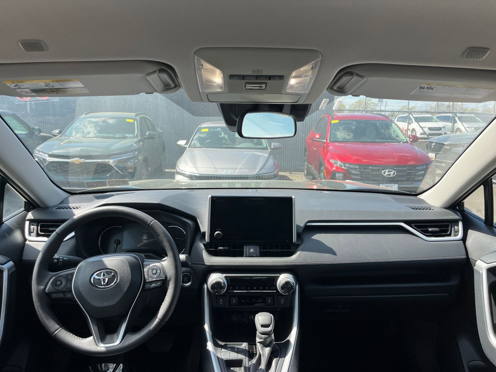 Thumbnail: 2025 Toyota RAV4 - 33