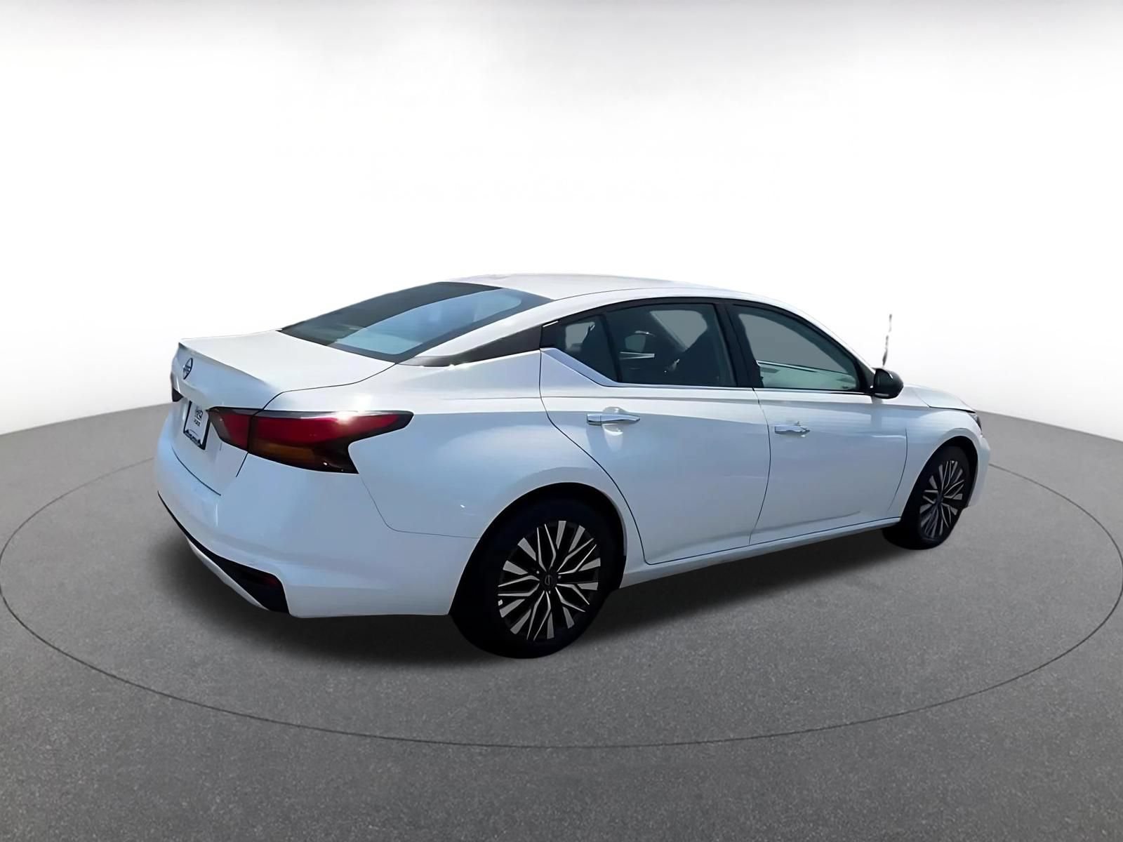 Thumbnail: 2025 Nissan Altima - 15