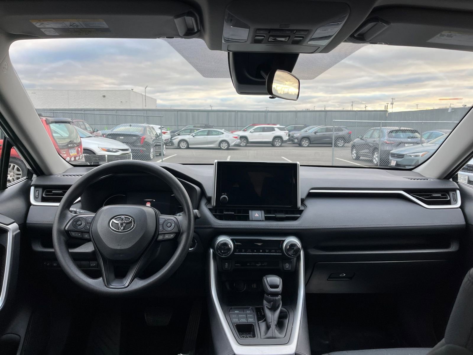 Thumbnail: 2025 Toyota RAV4 - 33