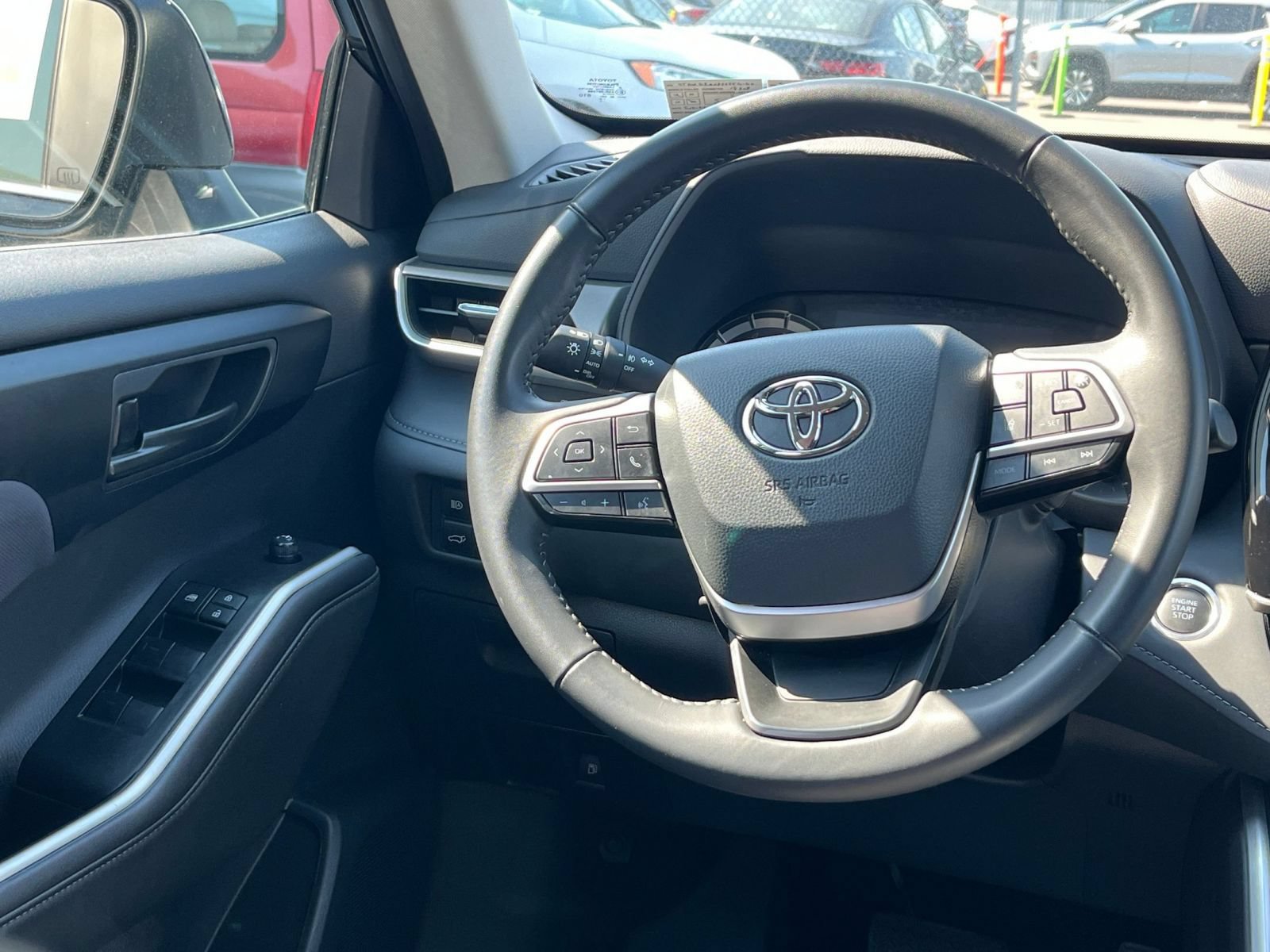 Thumbnail: 2025 Toyota Highlander - 28