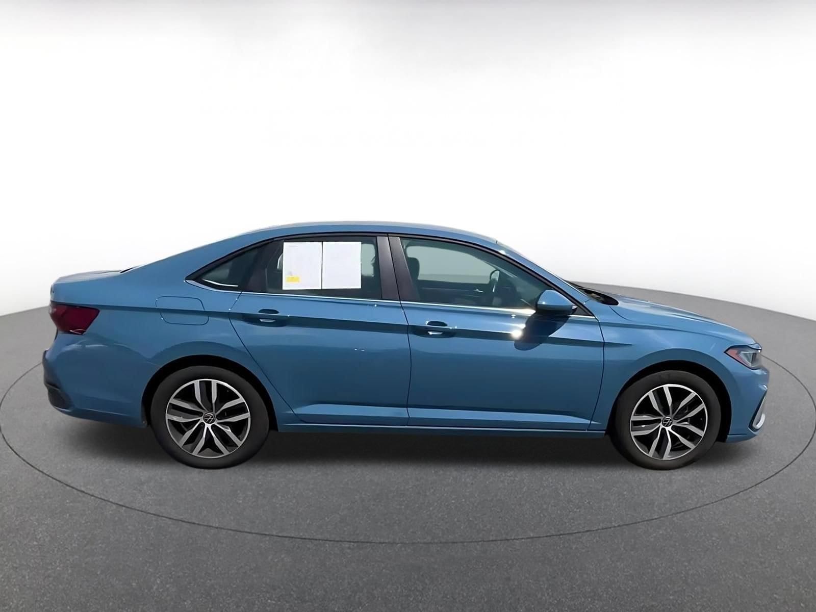 Thumbnail: 2025 Volkswagen Jetta - 16