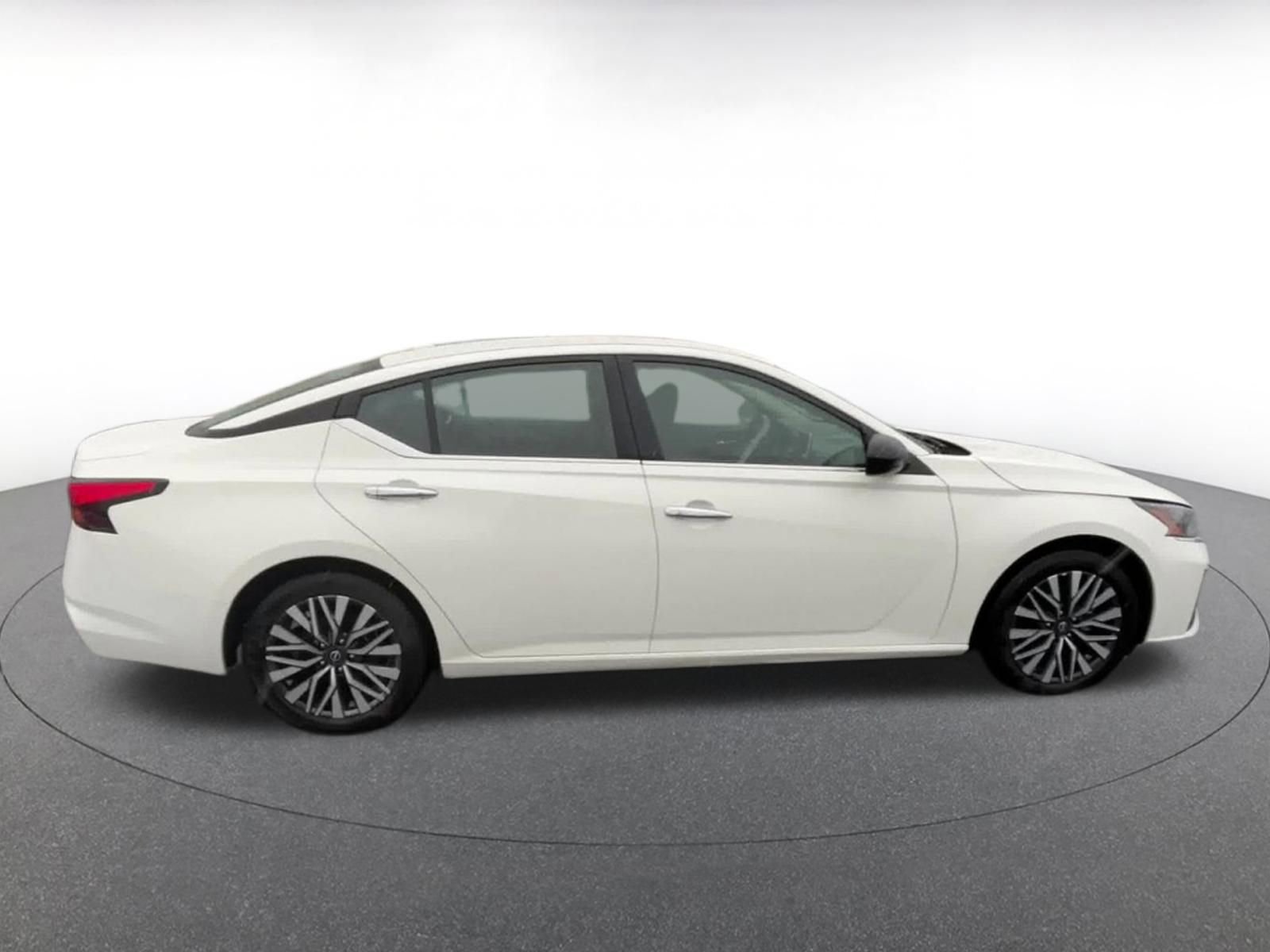 Thumbnail: 2025 Nissan Altima - 16