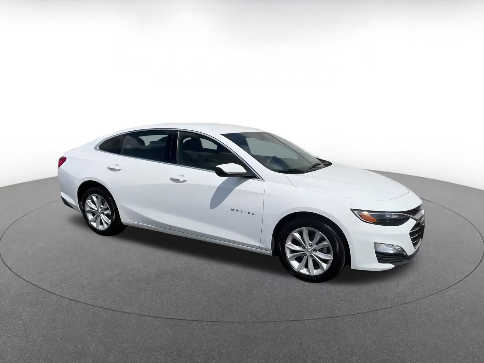Thumbnail: 2024 Chevrolet Malibu - 2