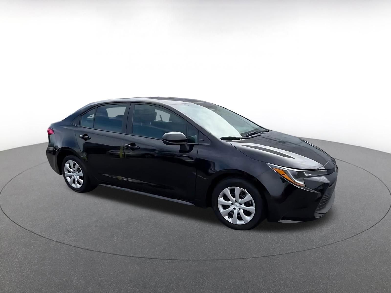 Thumbnail: 2025 Toyota Corolla - 2