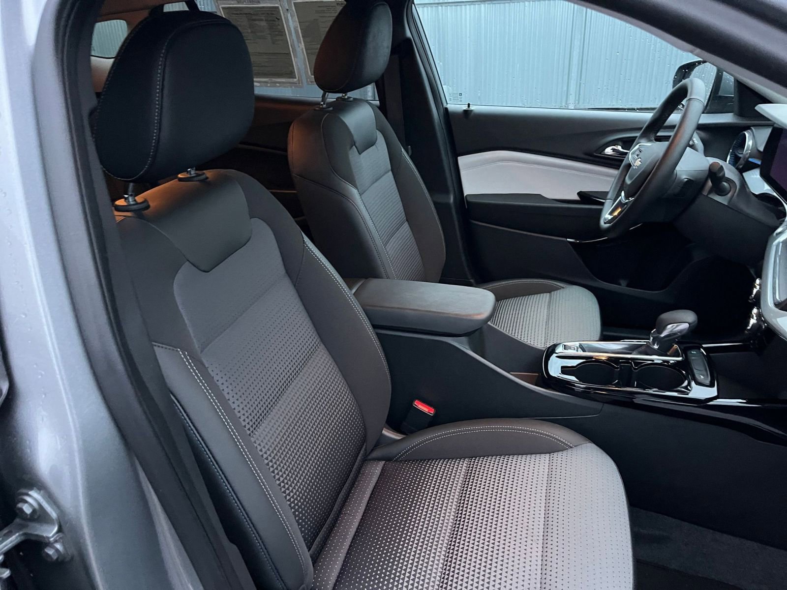 Thumbnail: 2025 Chevrolet Trax - 35