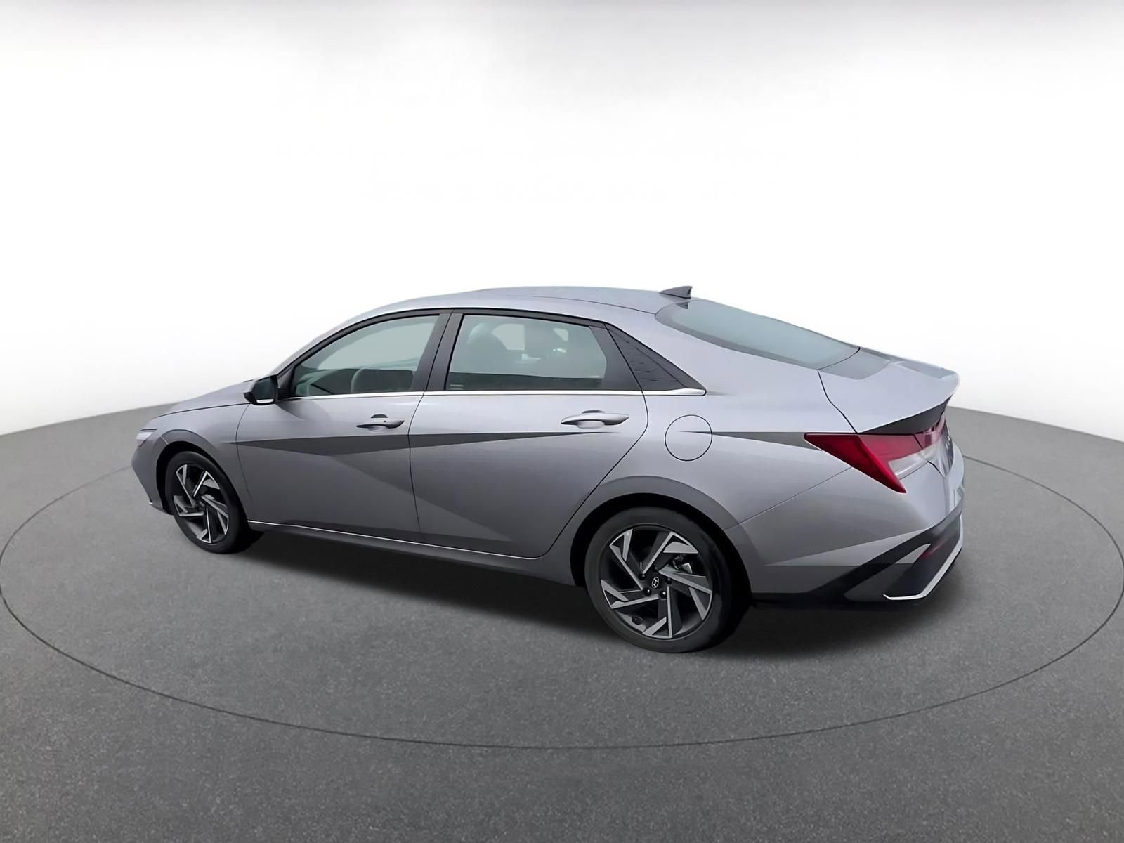 Thumbnail: 2025 Hyundai Elantra - 10