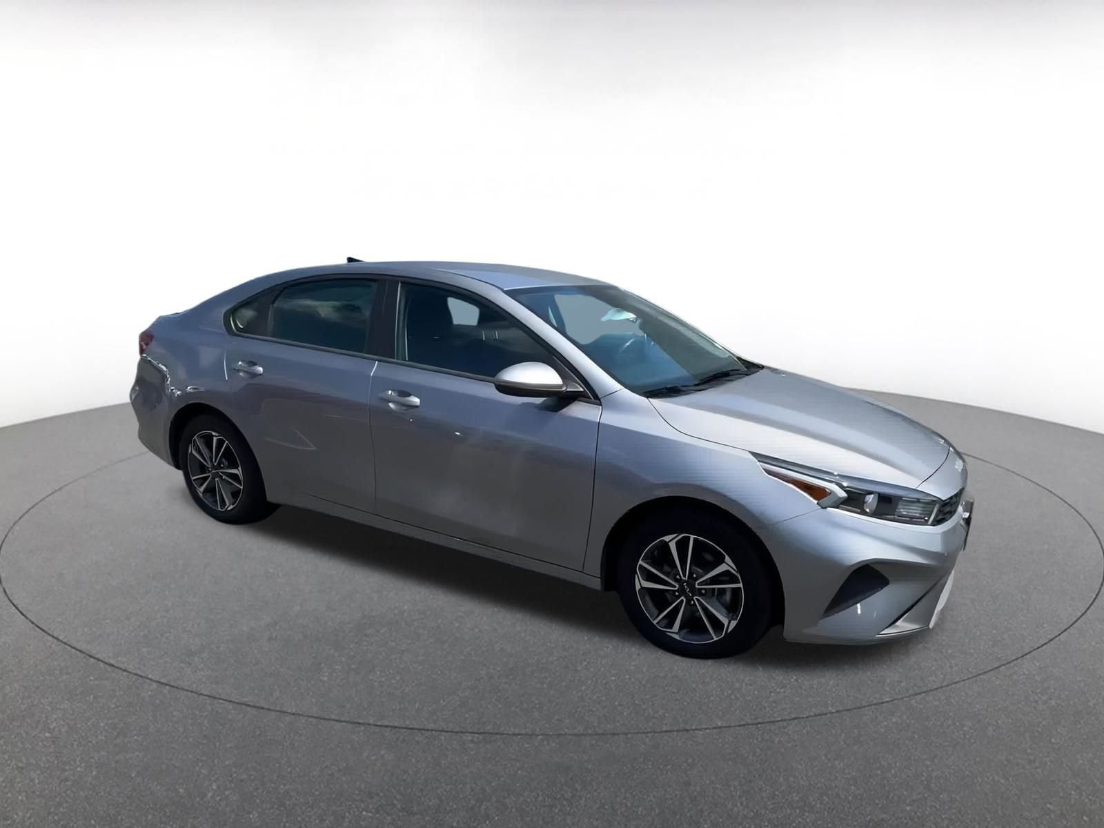 Thumbnail: 2024 Kia Forte - 2
