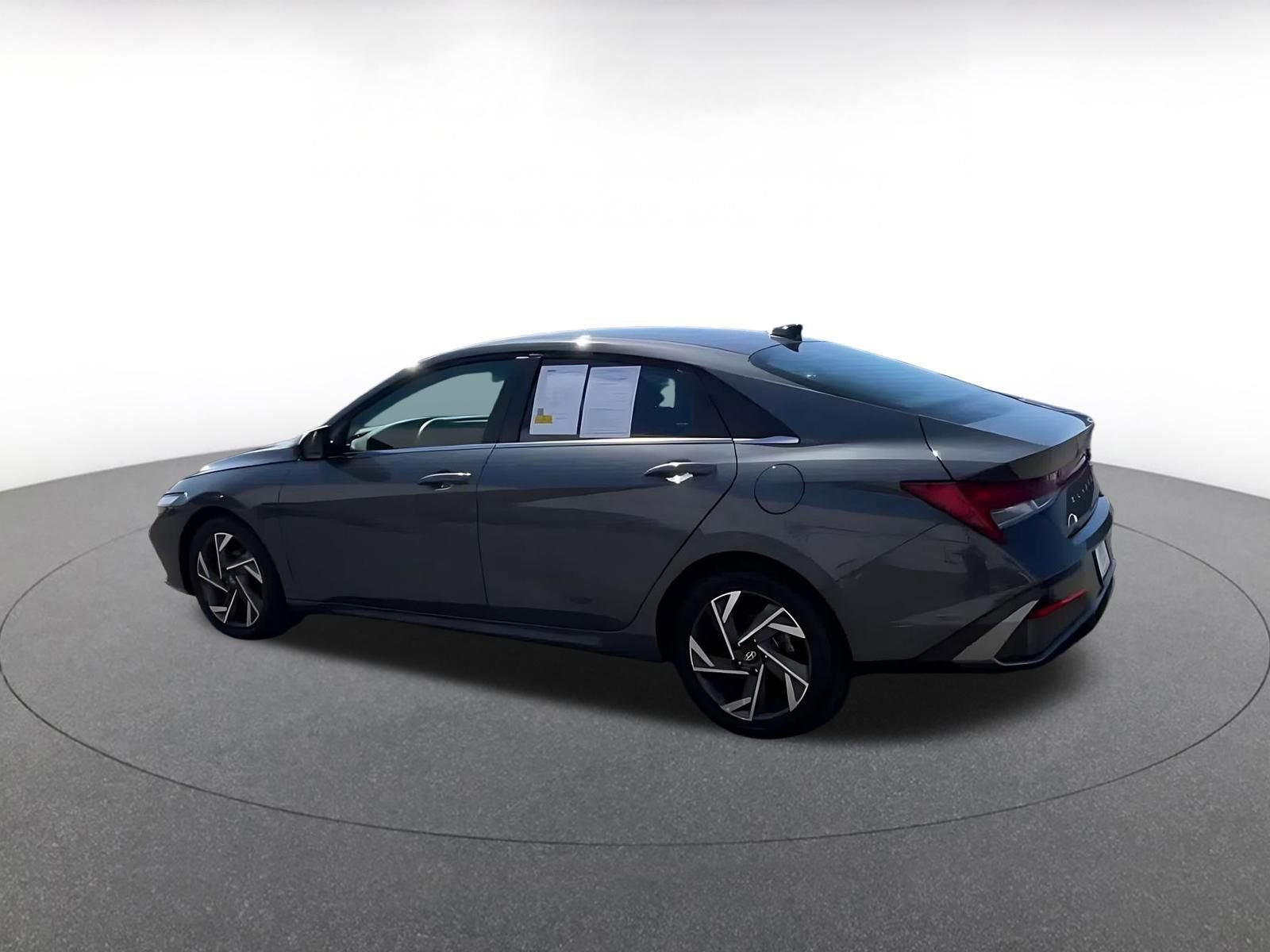 Thumbnail: 2025 Hyundai Elantra - 10