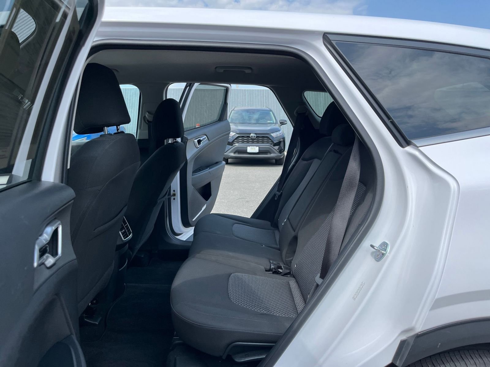 Thumbnail: 2025 Kia Sportage - 25