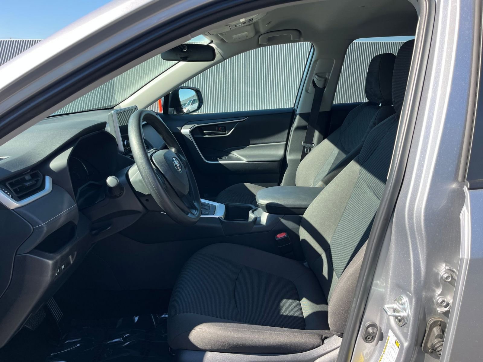 Thumbnail: 2025 Toyota RAV4 - 26