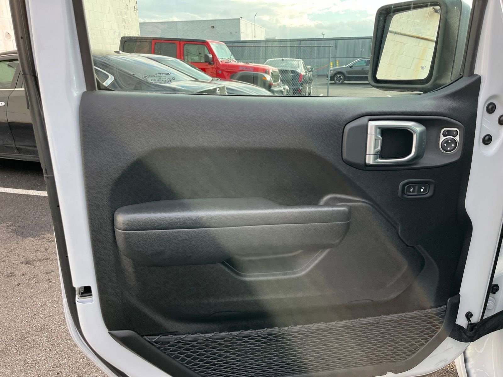 Thumbnail: 2025 Jeep Wrangler - 20