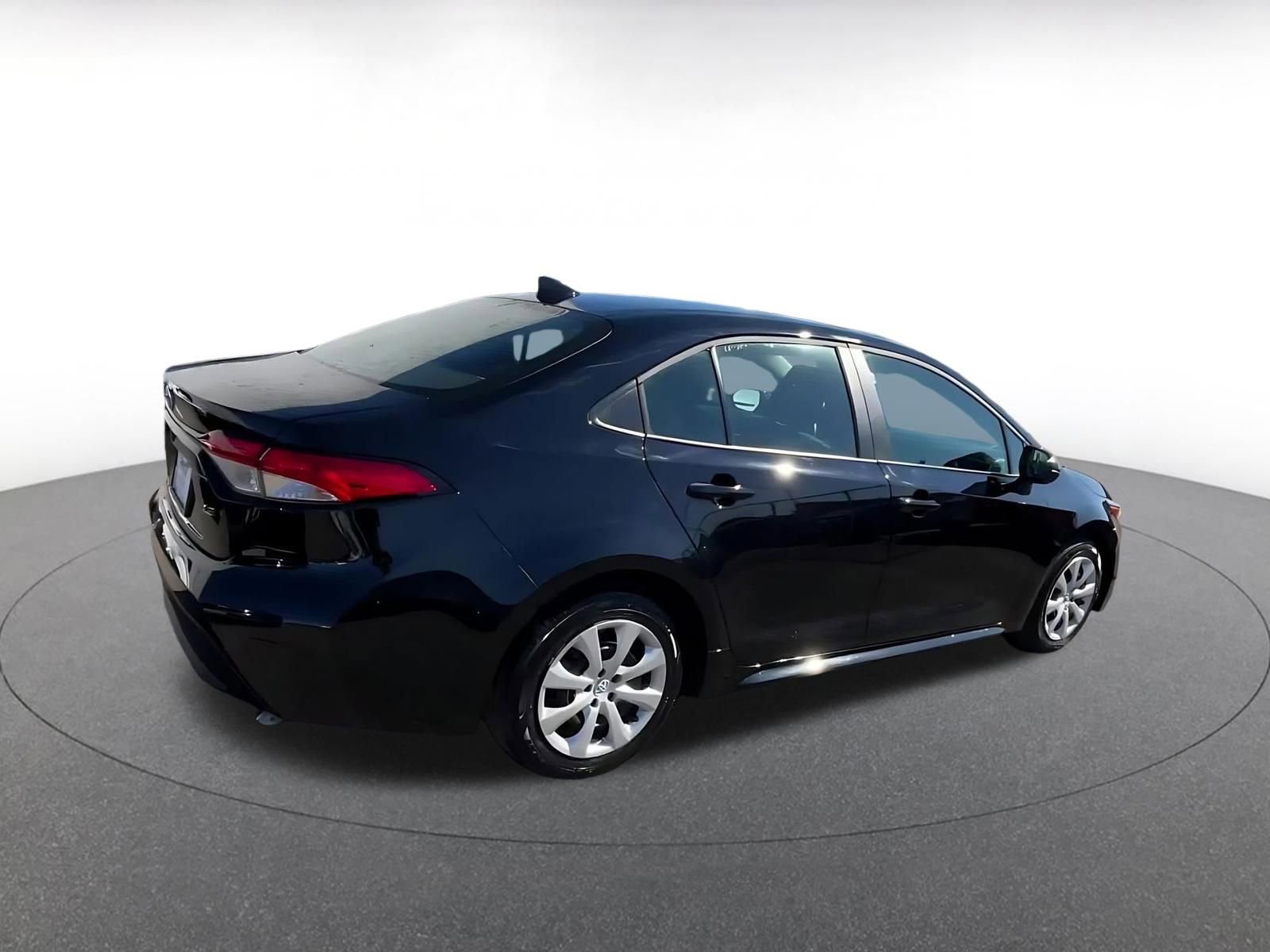 Thumbnail: 2025 Toyota Corolla - 15