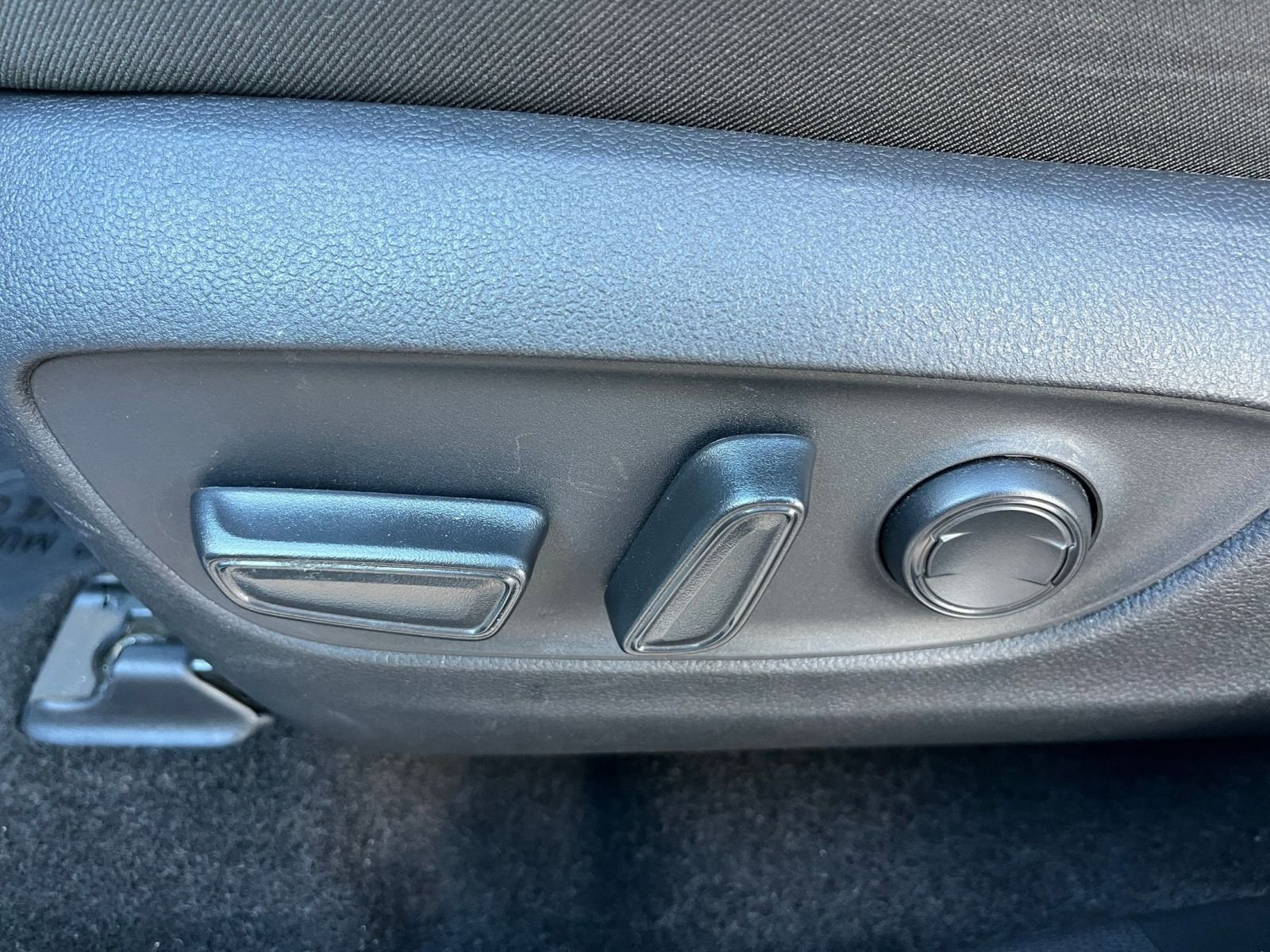 Thumbnail: 2025 Toyota RAV4 - 23