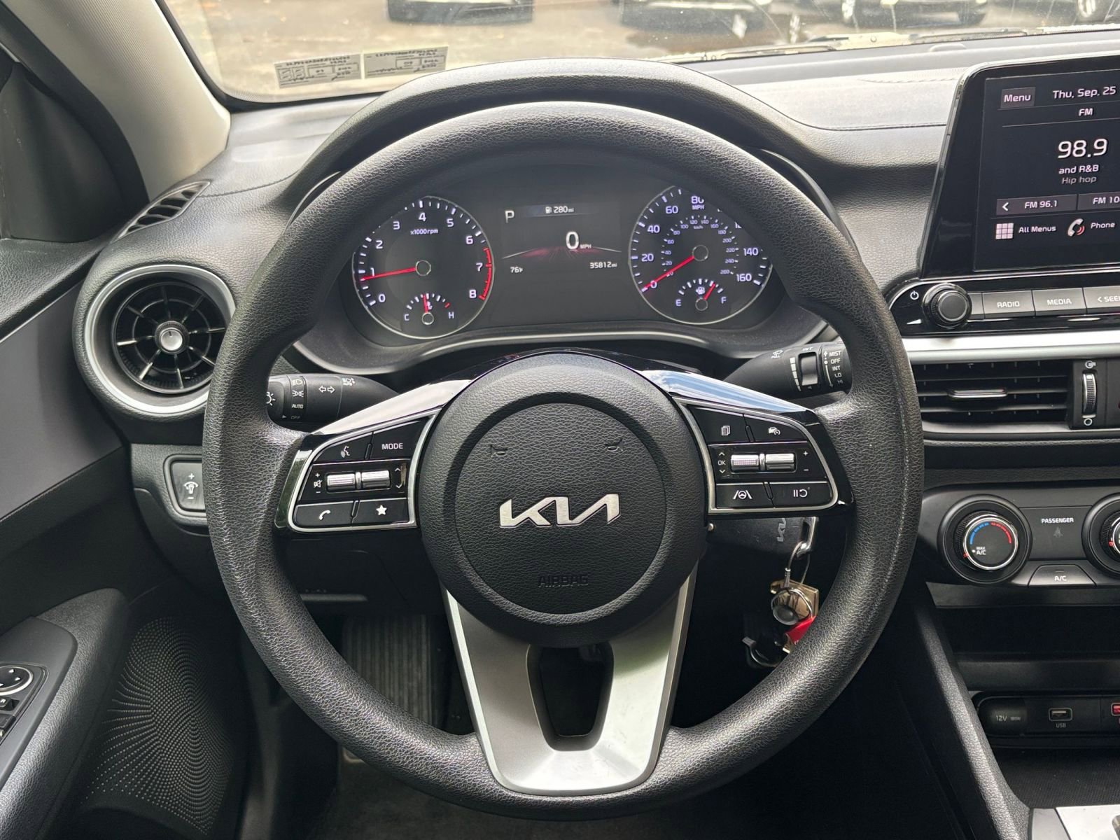 Thumbnail: 2024 Kia Forte - 28