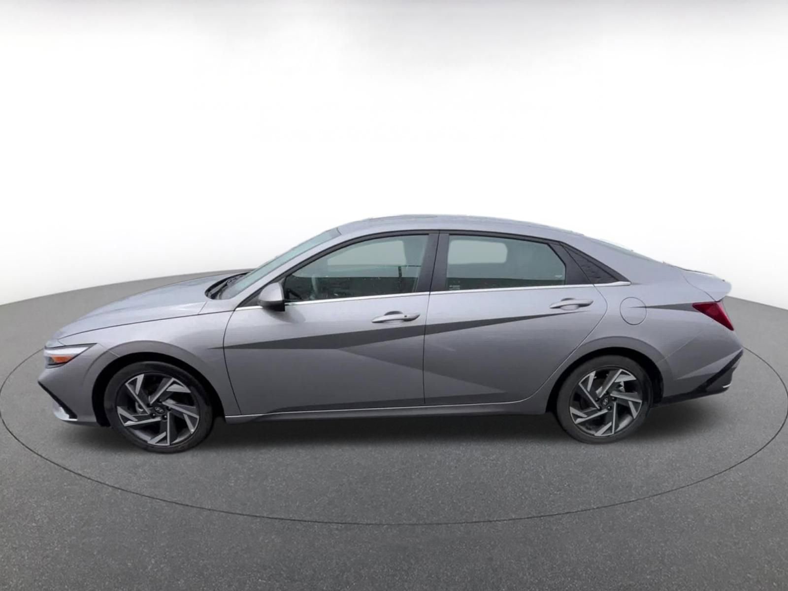 Thumbnail: 2025 Hyundai Elantra - 8