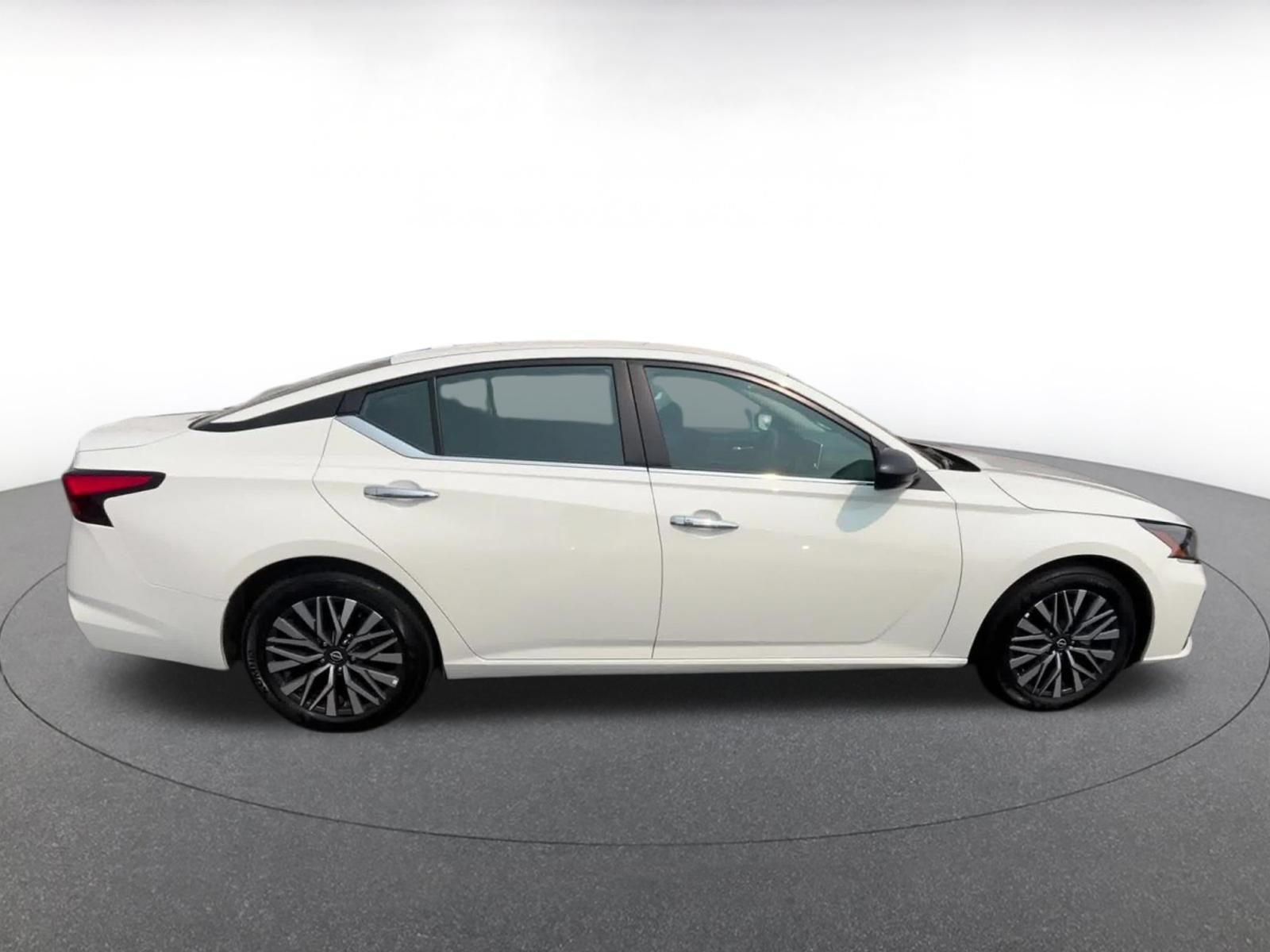 Thumbnail: 2025 Nissan Altima - 13