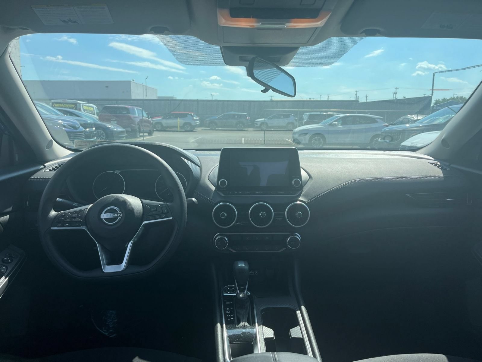 Thumbnail: 2025 Nissan Sentra - 31