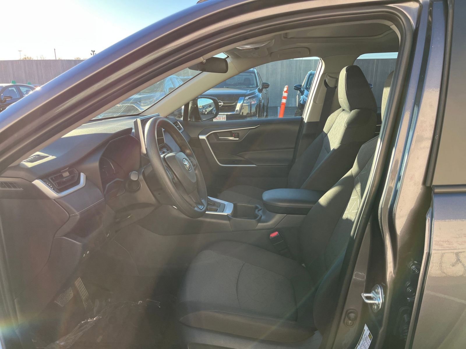 Thumbnail: 2025 Toyota RAV4 - 28