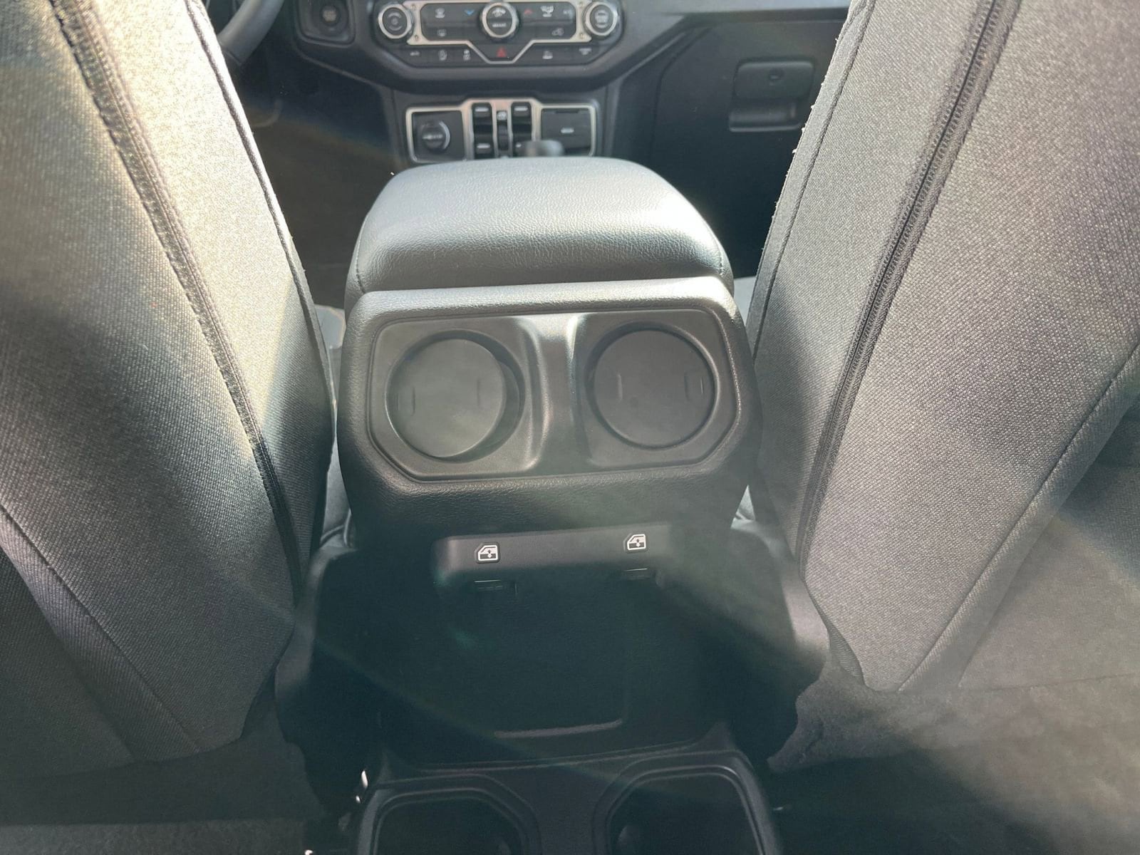 Thumbnail: 2025 Jeep Wrangler - 23