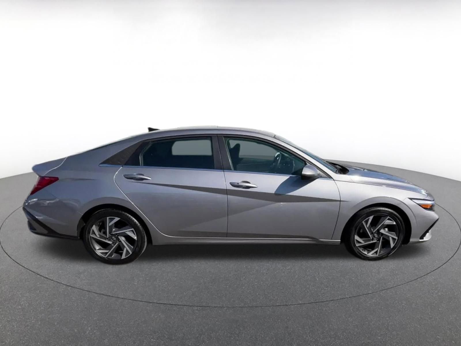 Thumbnail: 2025 Hyundai Elantra - 16