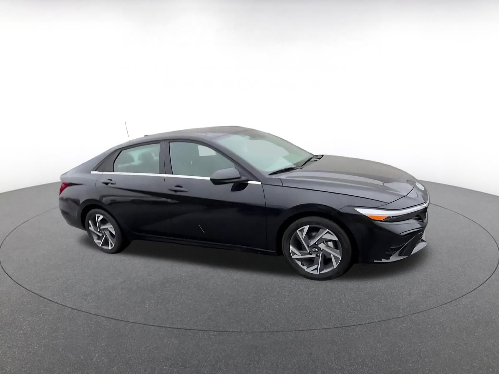 Thumbnail: 2025 Hyundai Elantra - 2