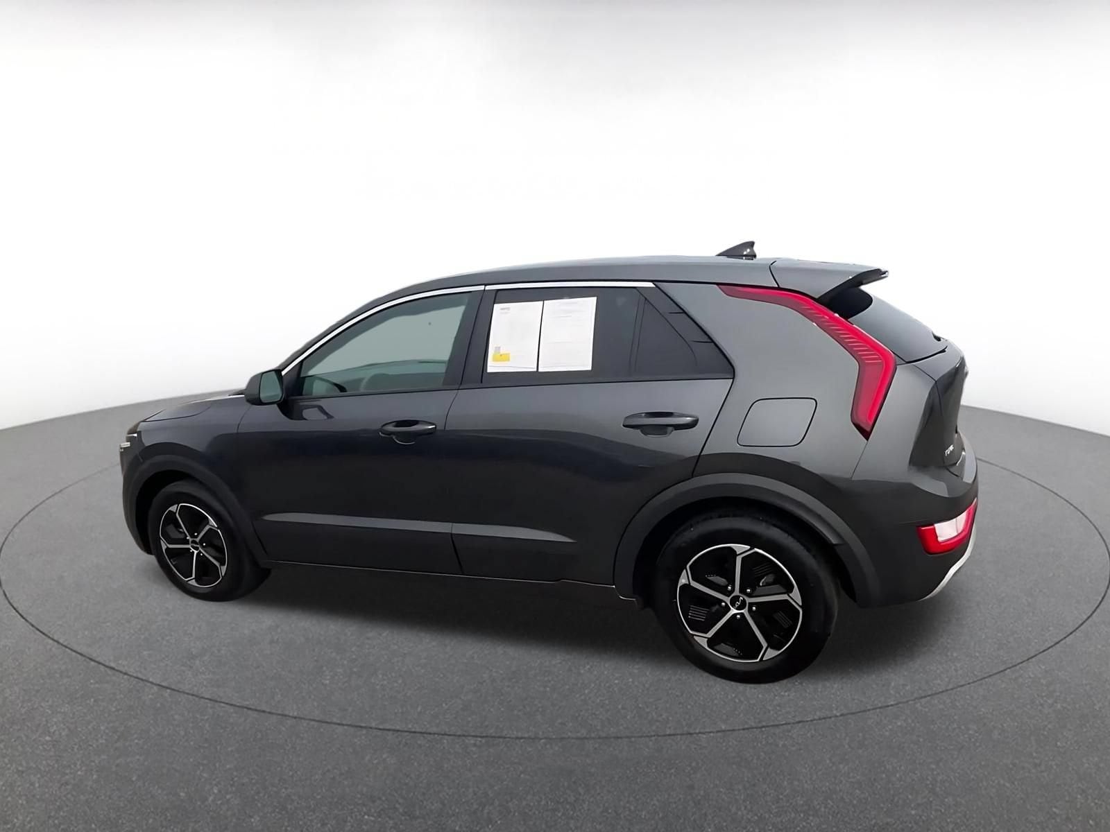 Thumbnail: 2026 Kia Niro - 10
